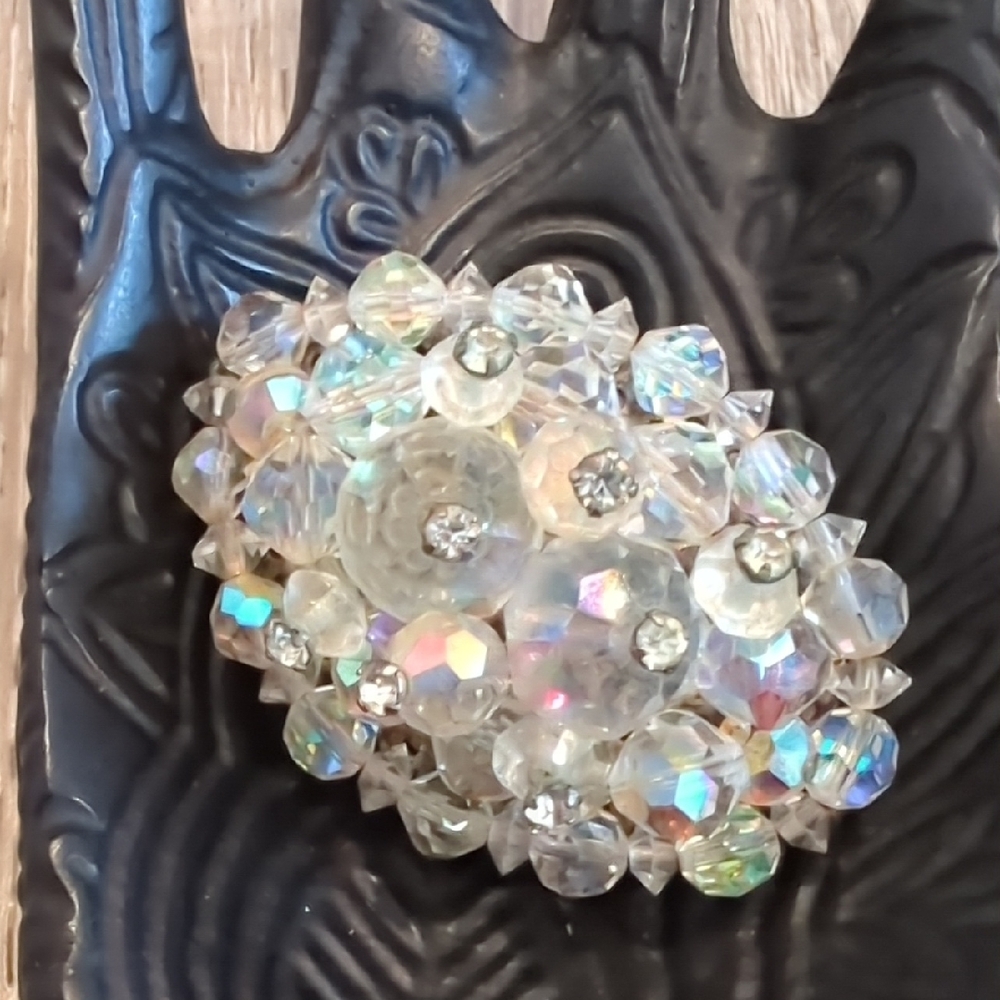 Vintage Aurora Borealis Crystal Rhinestone Brooch